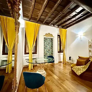  Apartamento Via Della Scala Italia
